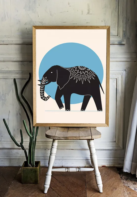 Постер «Скандинавский стиль - Индийский слон» над диваном в гостиной