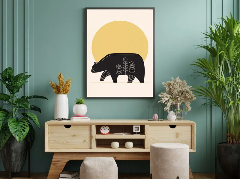 Постер «Скандинавский стиль - Медведь Гризли» над диваном в гостиной