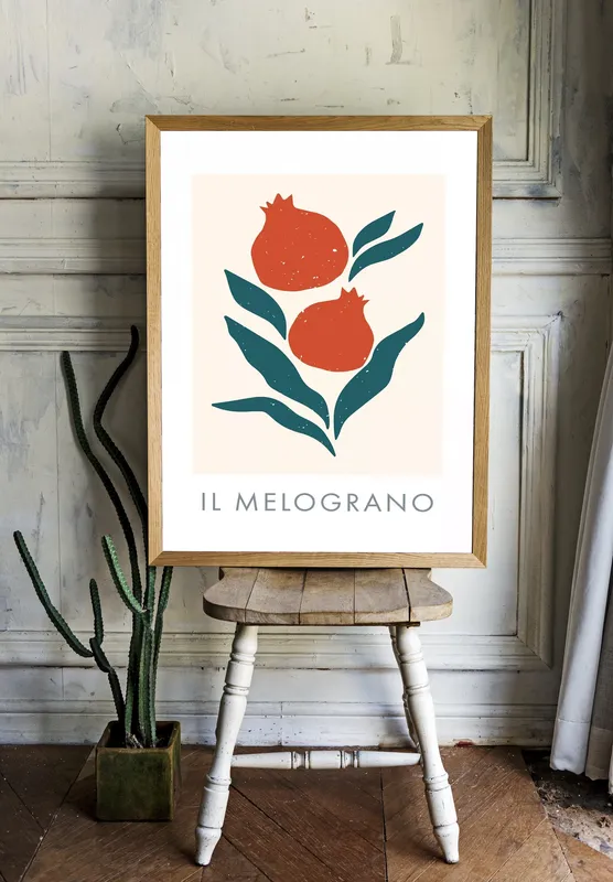 Постер «Плоды Граната» над диваном в гостиной