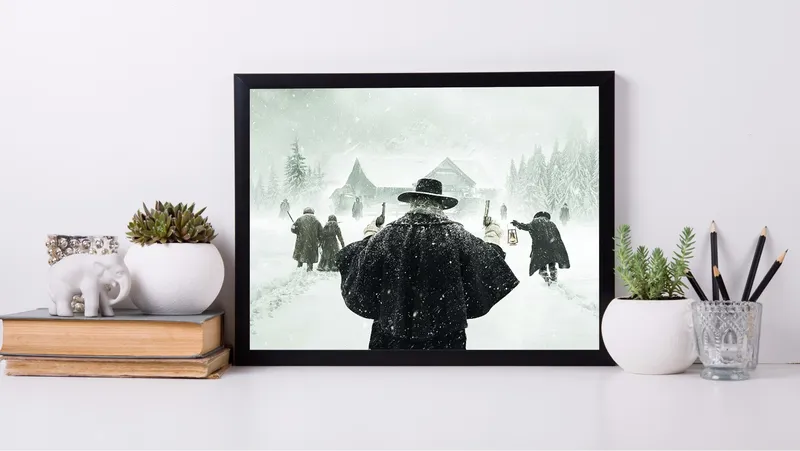 Постер «Омерзительная восьмёрка - Афиша» на стене в офисе