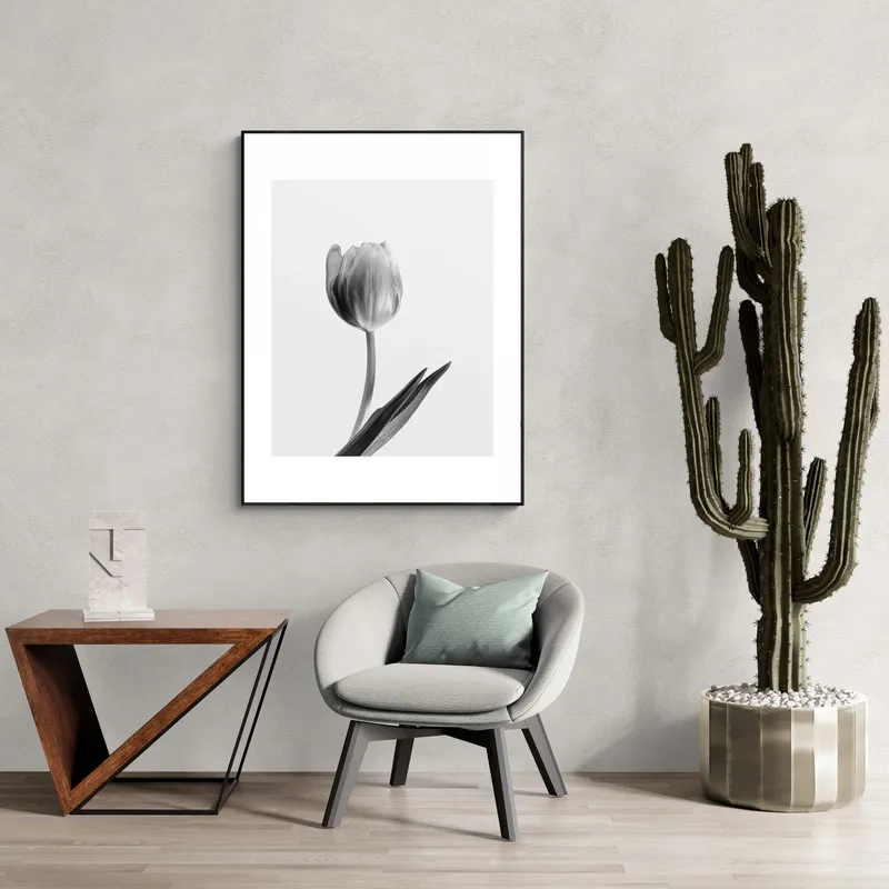 Постер «Одинокий Тюльпан» на стене в офисе