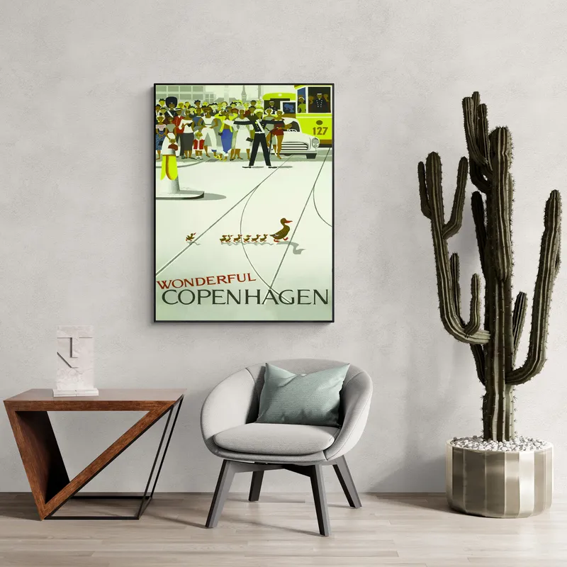 Постер «Прекрасный Копенгаген» над диваном в гостиной