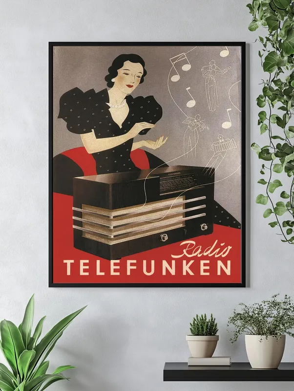 Постер «Ретро-радио» на стене в офисе