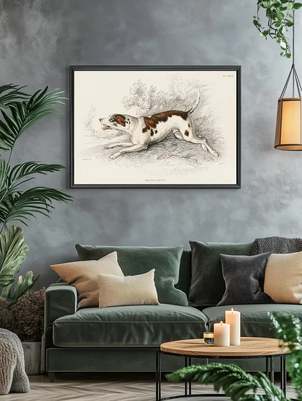 Постер «Лисья гончая» над диваном в гостиной