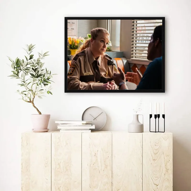 Постер «Постер Засланец из космоса — Портрет шерифа Лив Бейкер» на стене в офисе