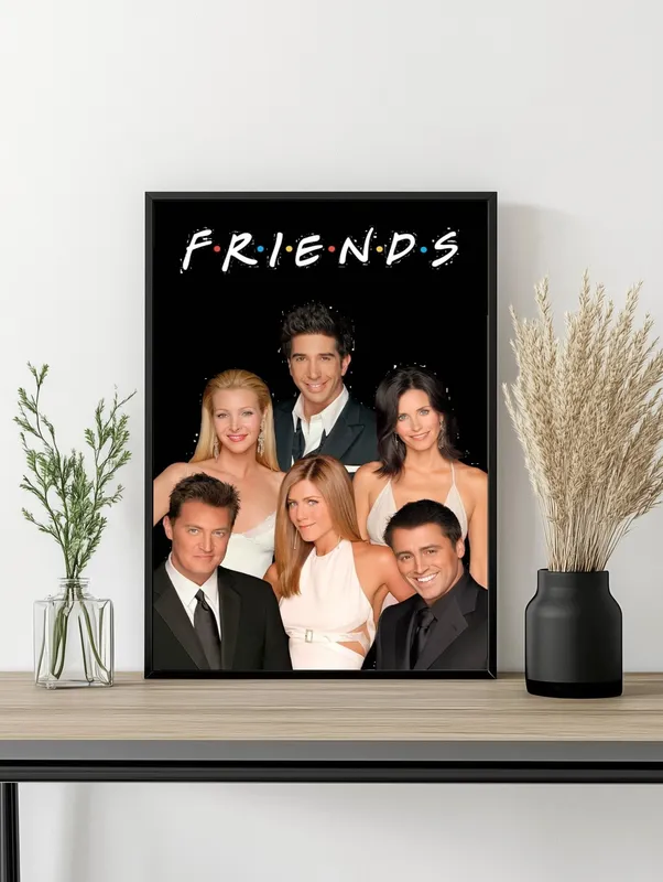 Постер «Постер Друзья — портреты на чёрном фоне» на стене в офисе