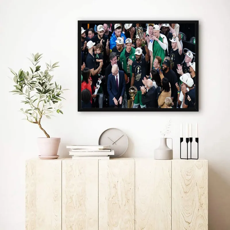 Постер «Постер Бостон Селтикс — вручение чемпионского трофея NBA 2024» на стене в офисе