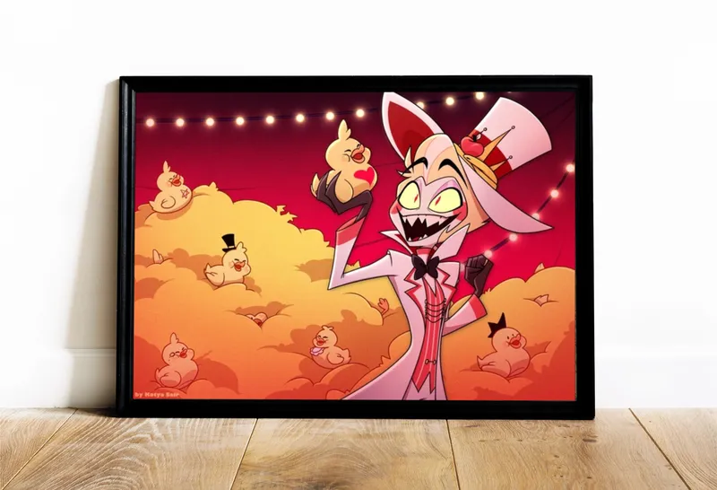 Постер «Постер Люцифер и резиновые уточки — Отель Хазбин» над диваном в гостиной