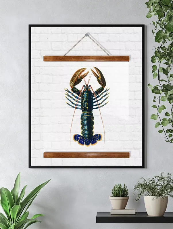 Постер «Прозрачный постер - Большой синий рак» над диваном в гостиной