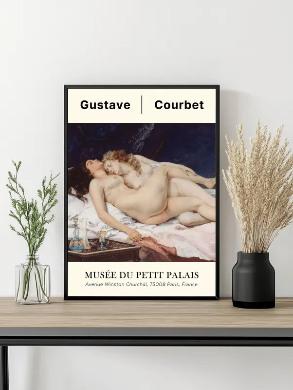 Постер «Гюстав Курбе - Спящие» над диваном в гостиной