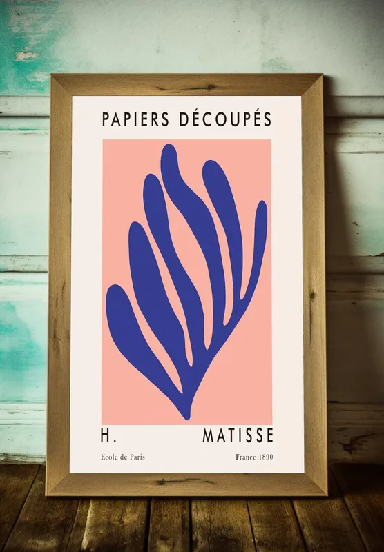 Постер «Анри Матисс - Стебель» над диваном в гостиной