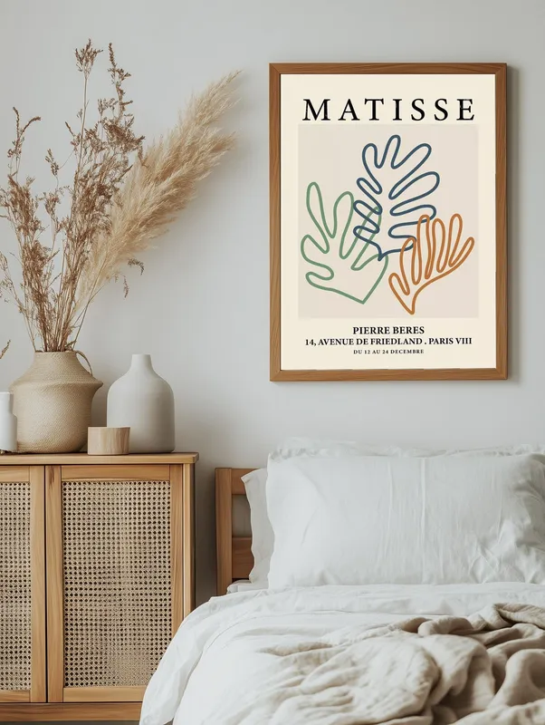 Постер «Анри Матисс - Листья дерева» над диваном в гостиной