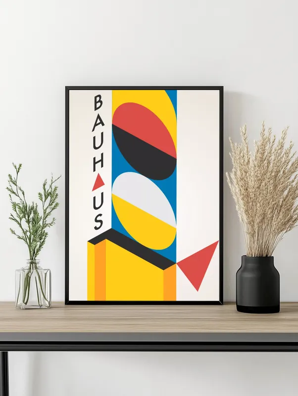 Постер «Баухаус - Объемные фигуры» на стене в офисе