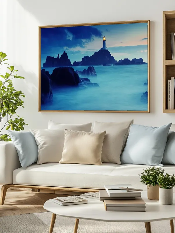 Постер «Светящийся маяк» на стене в офисе