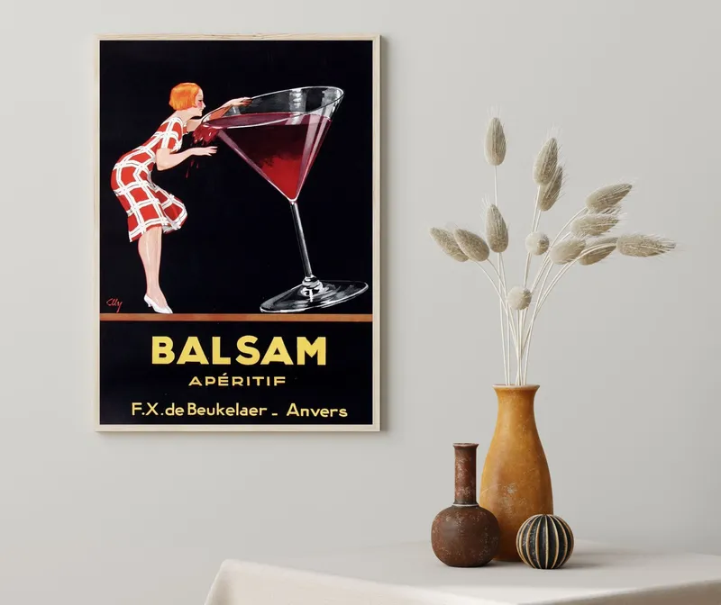 Постер «Рекламный плакат - Balsam aperitif F.X. de Beukelaer» над диваном в гостиной