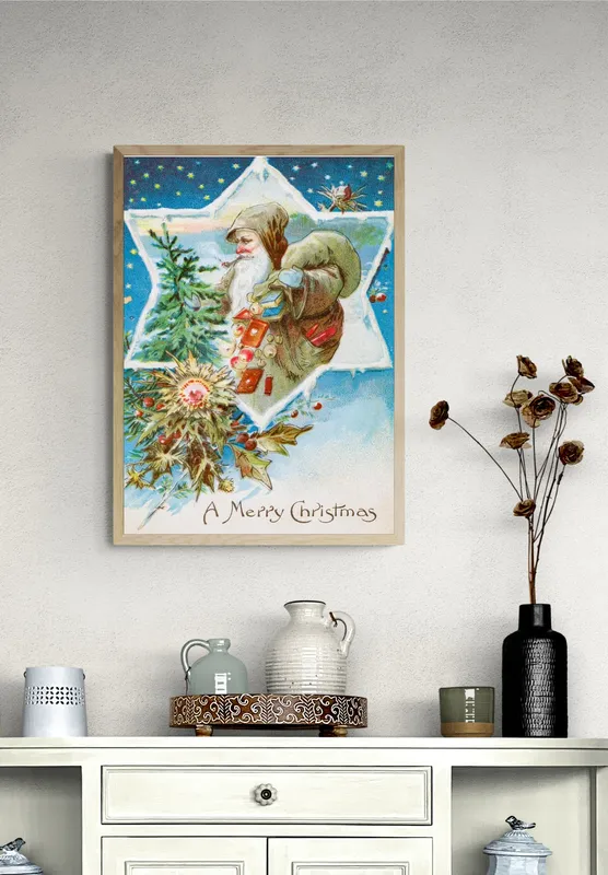 Постер «Новый Год - Веселое Рождество» над диваном в гостиной