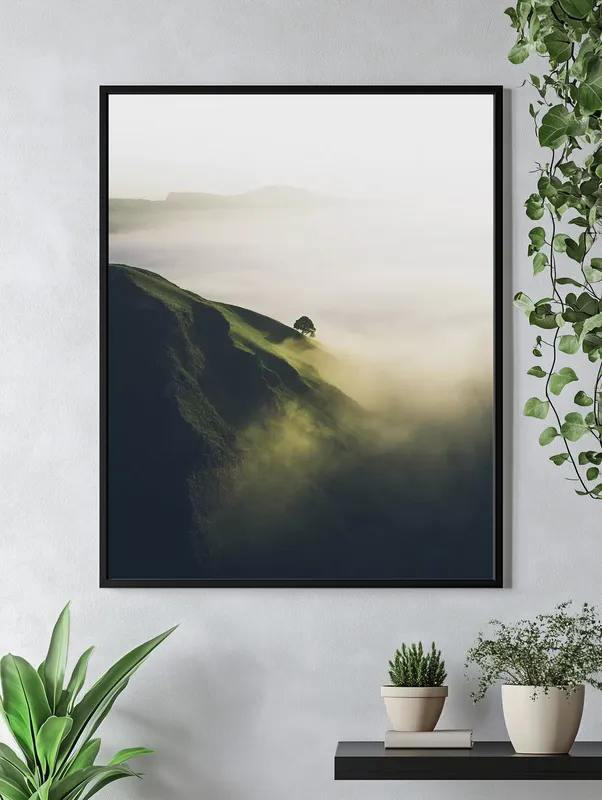 Постер «Перевал Виннатс - Великобритания» на стене в офисе