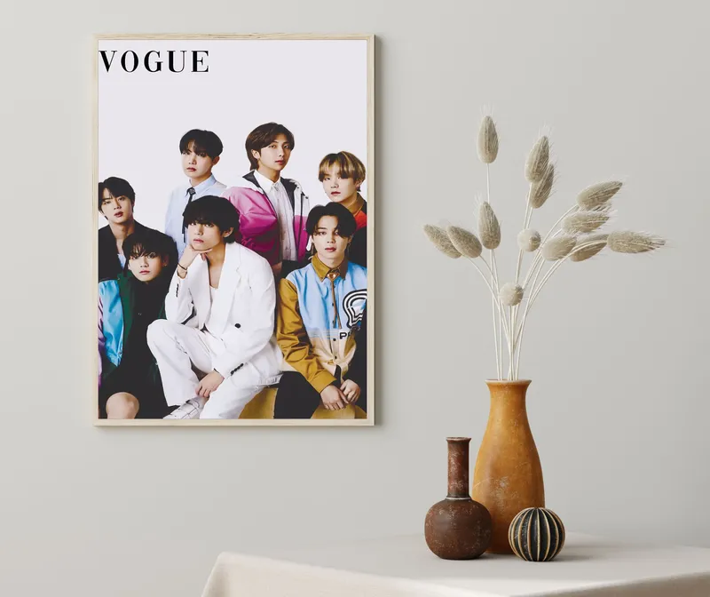 Постер «Вог - BTS» на стене в офисе
