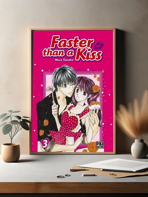 Постер «Опережая поцелуй. Супружеская жизнь» над диваном в гостиной