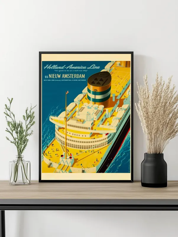 Постер «Корабли - Голландско - Американская линия» над диваном в гостиной