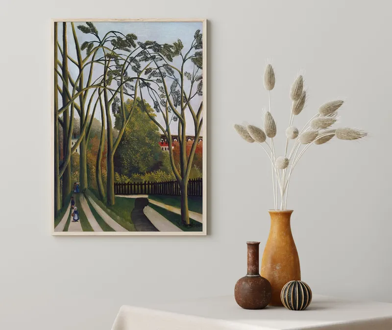 Постер «Берег реки Бьевр» над диваном в гостиной