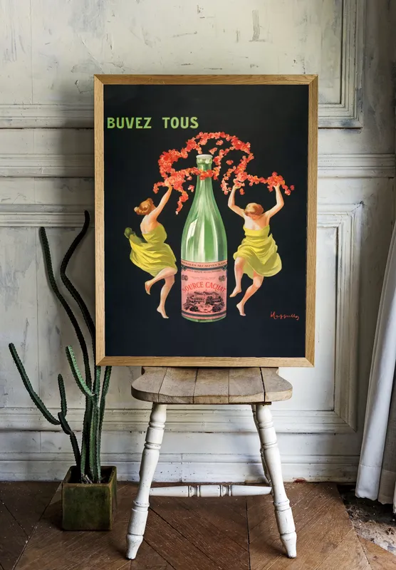 Постер «Рекламный плакат - Вино Source cachat» над диваном в гостиной