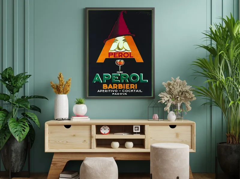 Постер «Коктейль» на стене в офисе
