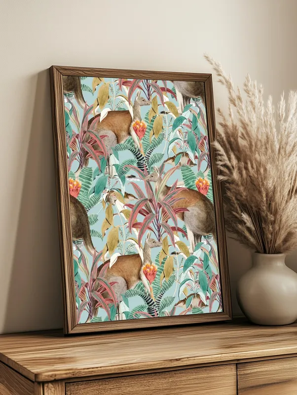 Постер «Джунгли - Кенгуру в тропиках» над диваном в гостиной