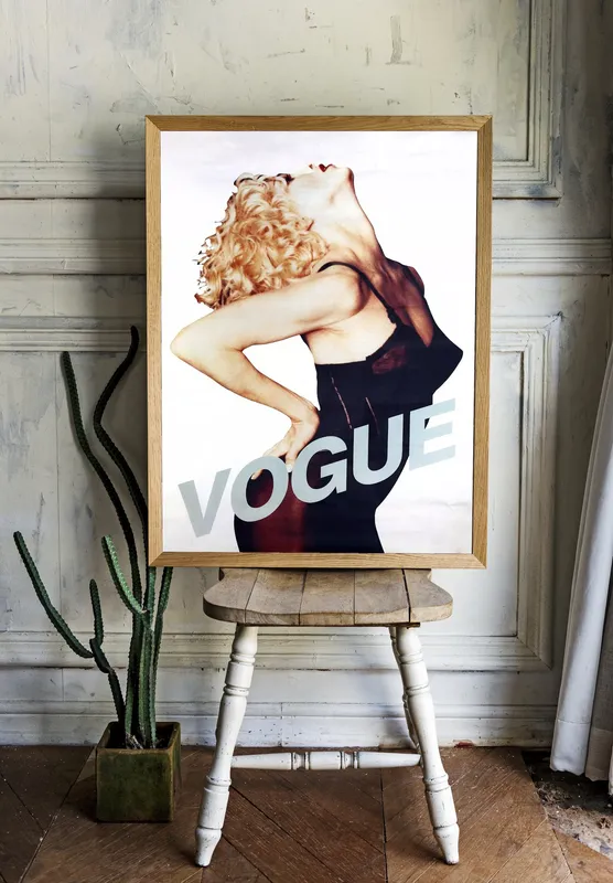 Постер «Обложка журнала Вог - Мадонна» на стене в офисе