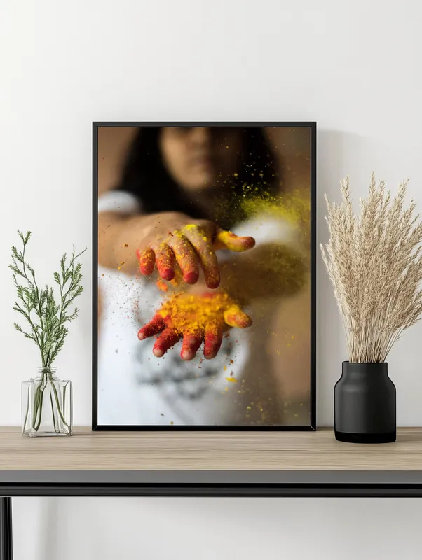 Постер «Красно-желтая краска» на стене в офисе