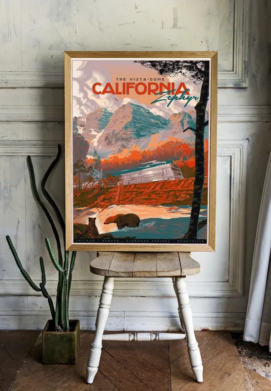 Постер «Поезда - Экспресс The Vista - Dome, California» над диваном в гостиной
