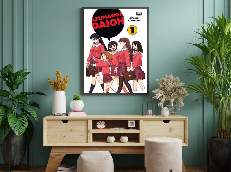 Постер «Адзуманга Дайо. Персонажи» над диваном в гостиной