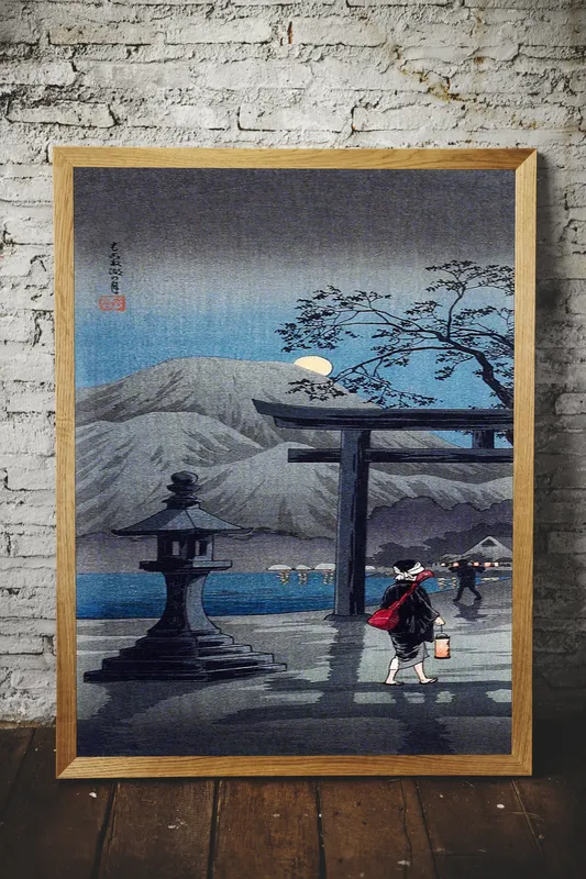 Постер «Зима - Луна за горами» над диваном в гостиной