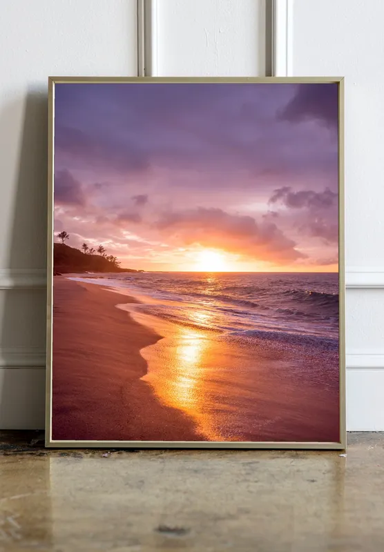 Постер «Завораживающий закат» на стене в офисе