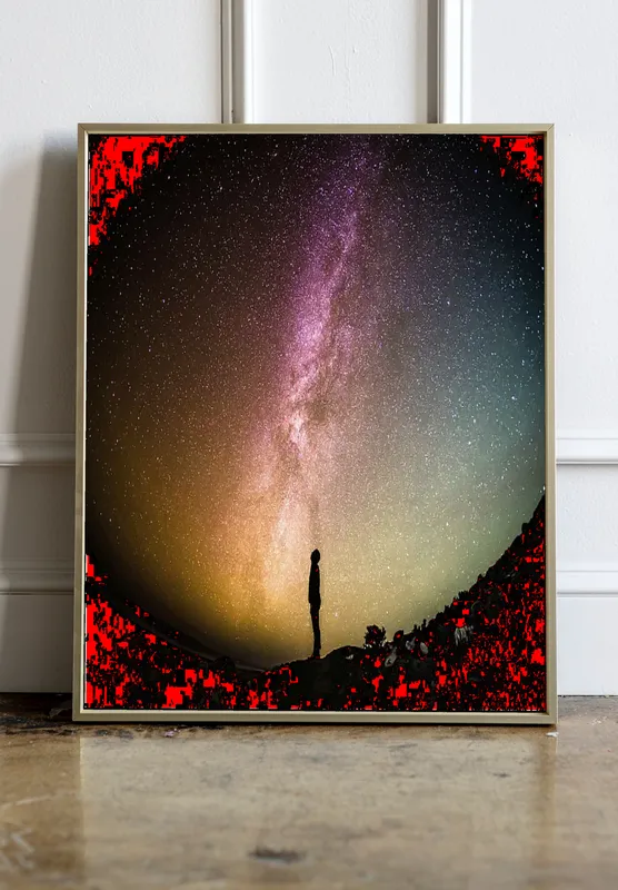 Постер «Цветное небо» на стене в офисе