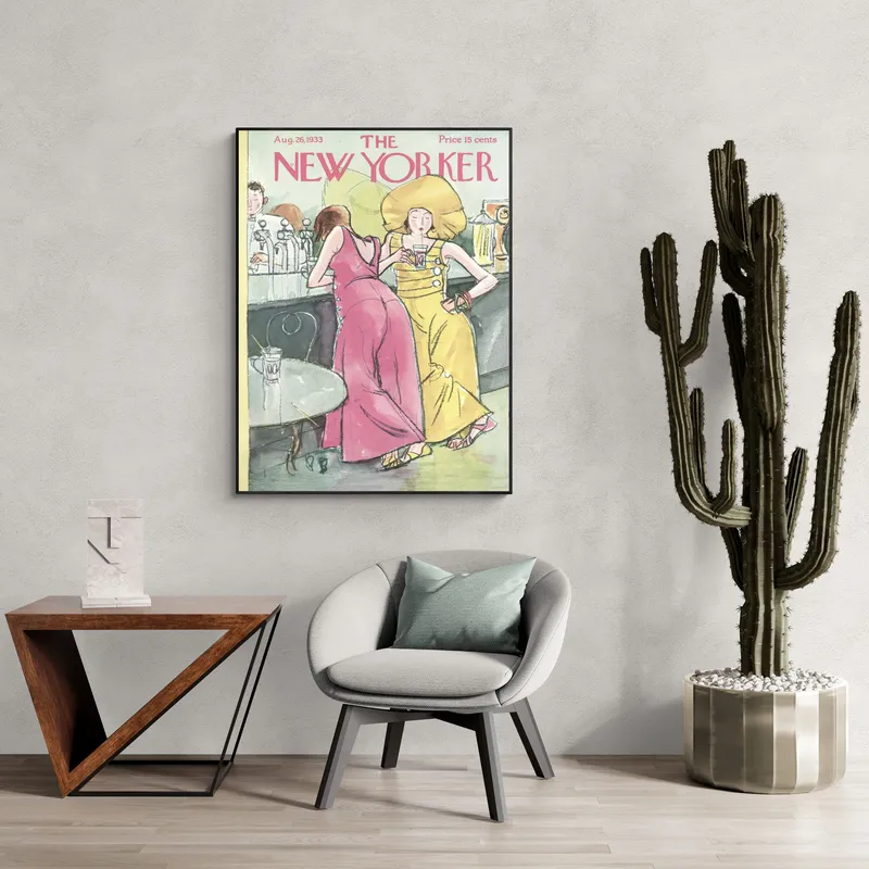 Постер «Обложки New Yorker - Две барышни» над диваном в гостиной
