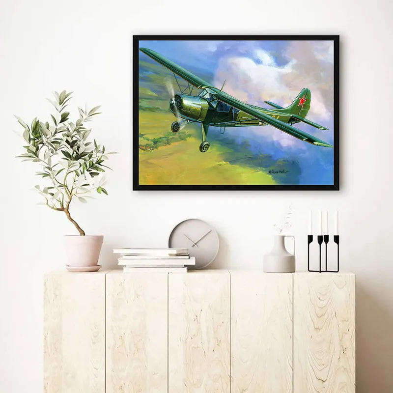 Постер «Советский истребитель-моноплан» над диваном в гостиной