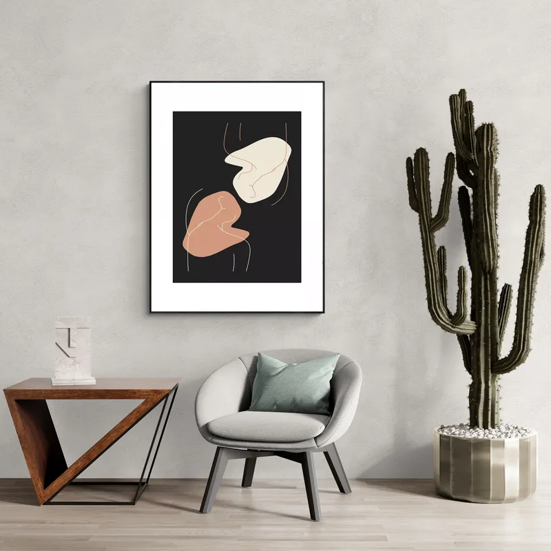 Постер «Зеркальное Отражение» над диваном в гостиной