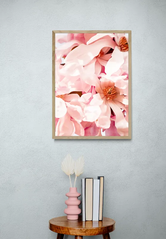 Постер «Розовые цветы магнолии» на стене в офисе
