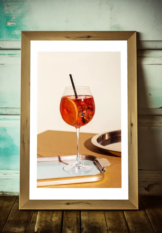 Постер «Апероль спритц коктейль» на стене в офисе