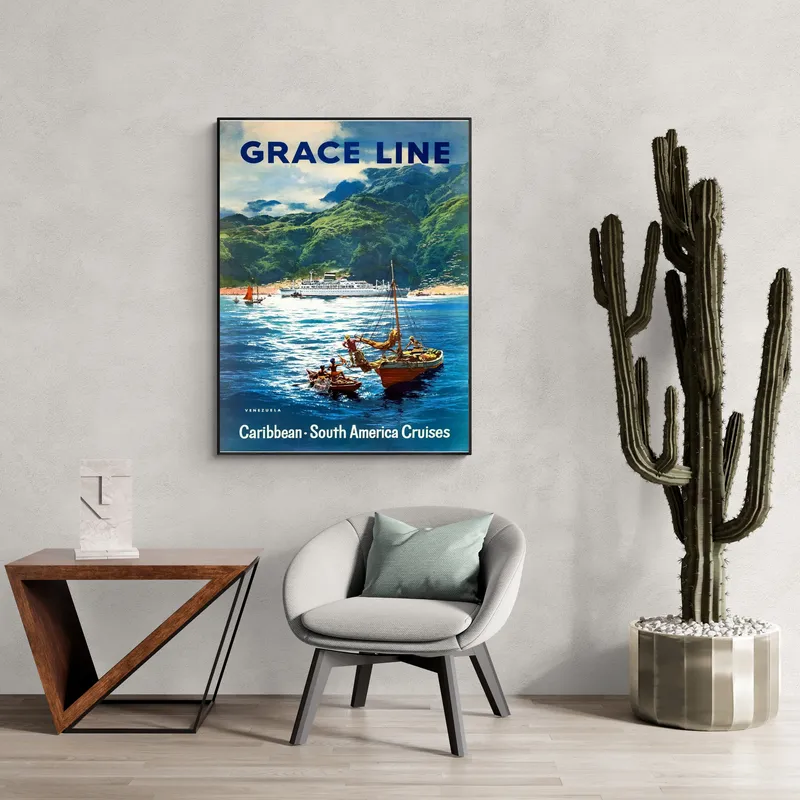 Постер «Лодки - Линия благодати Caribbean South America Cruises» над диваном в гостиной