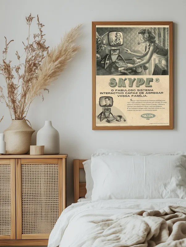 Постер «Плакат скайп» над диваном в гостиной