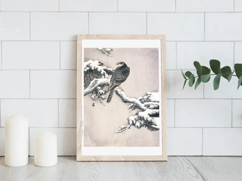 Постер «Охара Косон - Ястреб на ветке» на стене в офисе