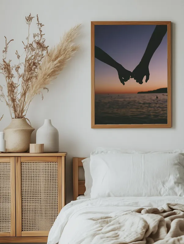 Постер «Романтичный закат» на стене в офисе