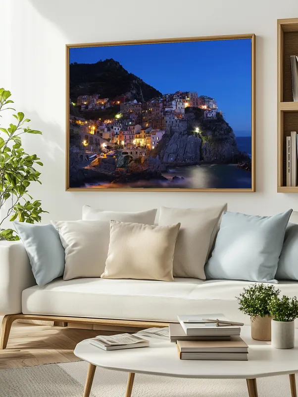 Постер «Чинкве-Терре» на стене в офисе