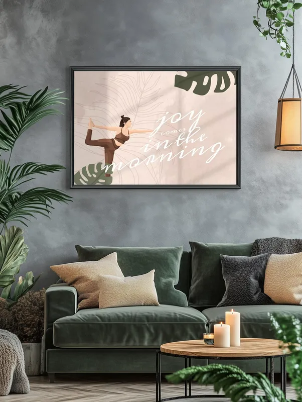 Постер «Здоровое тело» над диваном в гостиной