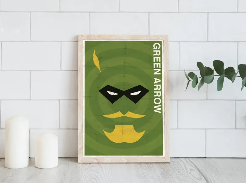 Постер «Зеленая стрела» над диваном в гостиной