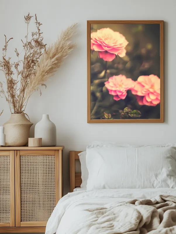 Постер «Винтажные розы в саду» на стене в офисе