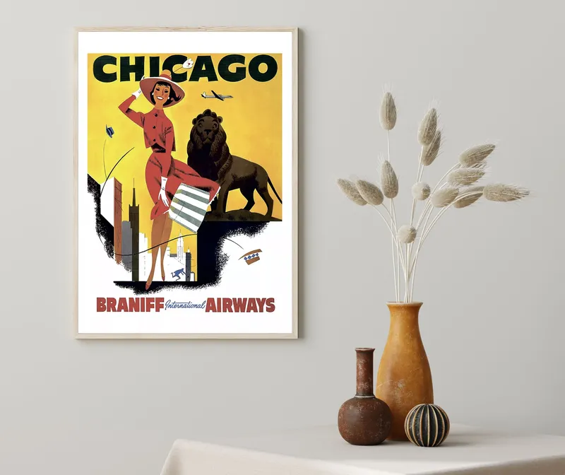 Постер «Braniff Airways» на стене в офисе