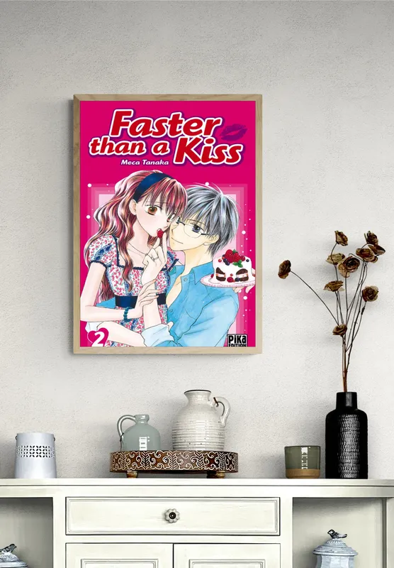 Постер «Опережая поцелуй. Сладкая любовь» над диваном в гостиной